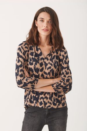PART TWO – Bluse med leopart print